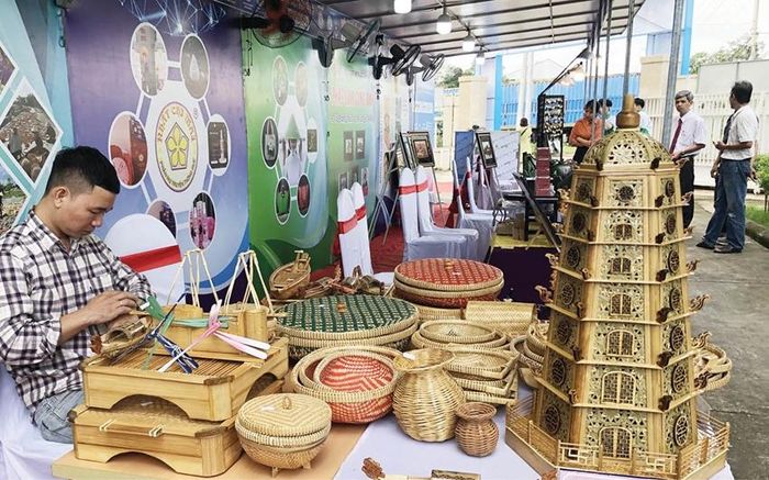  Hàng thủ công mỹ nghệ huyện Quảng Điền hiện đã vươn đến những thị trường xa