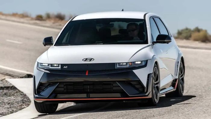 10. Hyundai: 50/100 điểm.