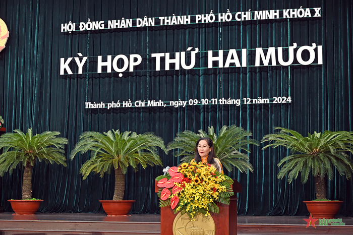 Chủ tịch HĐND TP Hồ Chí Minh Nguyễn Thị Lệ phát biểu bế mạc kỳ họp.