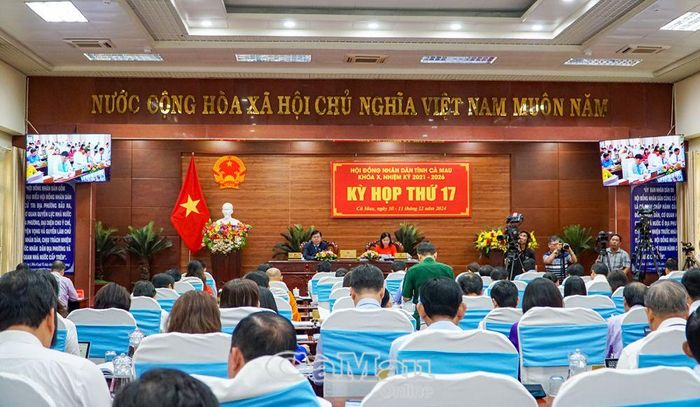 Phiên thảo luận, tranh luận Kỳ họp thứ 17, HĐND tỉnh Cà Mau khóa X diễn ra sôi nổi, trách nhiệm, hiệu quả.