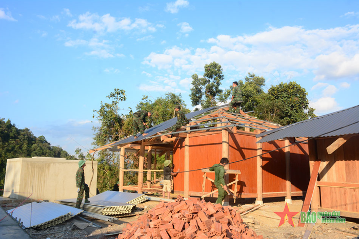 Nhiều ngôi nhà đang dần đi vào hoàn thiện.