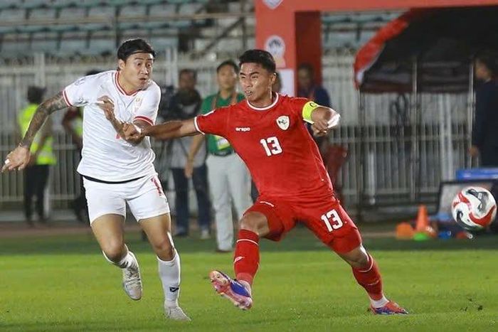 Indonesia (áo đỏ) có cơ hội giành ngôi đầu bảng xếp hạng của đội tuyển Việt Nam nếu có kết quả tốt trước Lào ở lượt trận thứ 2 bảng B. Ảnh: ASEAN UNITED FC