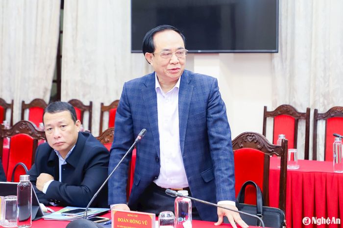 Đồng chí Đoàn Hồng Vũ - Giám đốc Sở LĐ-TB&amp;XH phát biểu thảo luận. Ảnh: Phạm Bằng
