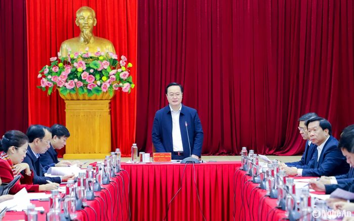 Bí thư Tỉnh ủy, Chủ tịch UBND tỉnh Nguyễn Đức Trung phát biểu khai mạc hội nghị. Ảnh: Phạm Bằng