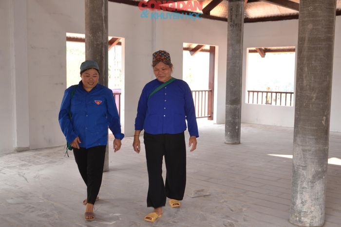 Lòng người dân đã ấm hơn trong những ngôi nhà mới. Ảnh: Quốc Hồng