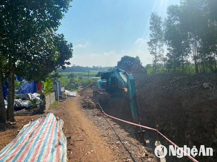 Hạng mục kênh chính hồ Khe Lại đang vướng GPMB đoạn qua xã Tân Thắng. Ảnh: Văn Trường