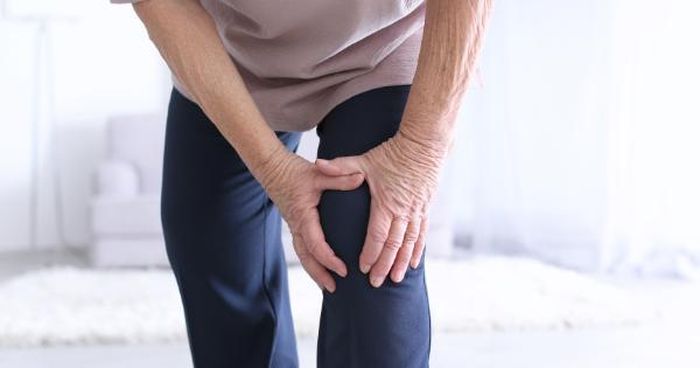 Hầu hết bệnh nhân mắc bệnh lý xương khớp thường cảm giác đau, khó chịu hơn vào mùa lạnh, nhất là người trung và cao tuổi