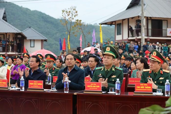 Các đại biểu tham dự buổi lễ