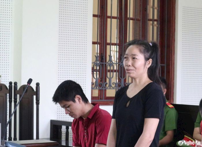 Bị cáo Lữ Thị Mai và Ven Văn Thảo tại phiên tòa vào năm 2019. Ảnh: Trần Vũ