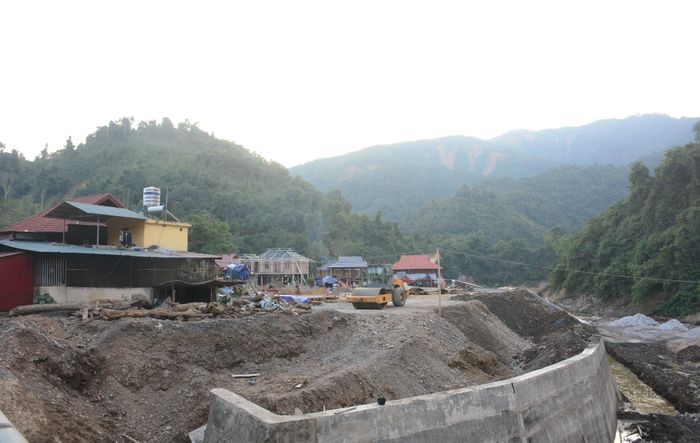 Điểm tái định cư bản Tin Tốc 1, xã Mường Pồn đang dần hoàn thiện.
