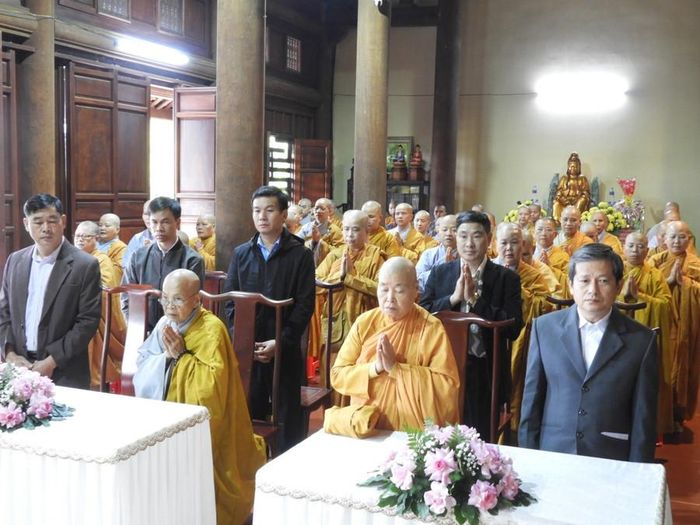  Các đại biểu dự Đại Lễ tưởng niệm lần thứ 716 Đức vua Phật hoàng Trần Nhân Tông nhập niết bàn. Ảnh Thanh Nhật 