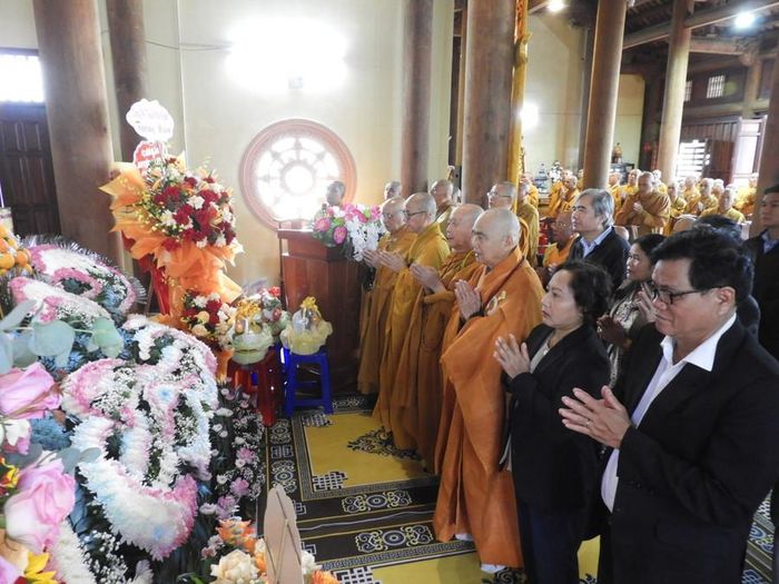  Phần nghi lễ tưởng niệm lần thứ 716 Đức vua Phật hoàng Trần Nhân Tông nhập niết bàn tại Đại lễ tưởng niệm. Ảnh Thanh Nhật 