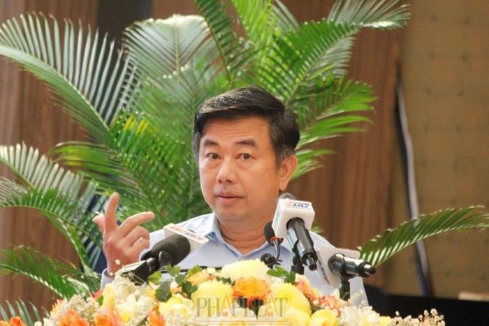 Tổng Biên tập báo Hà Nội Mới Nguyễn Minh Đức phát biểu tại hội nghị. Ảnh: NHẪN NAM