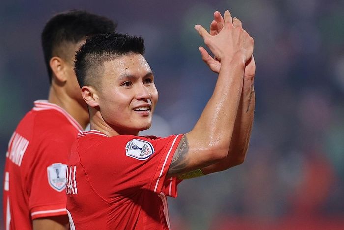 Dù vậy, chiến thắng 1-0 là đủ để đoàn quân HLV Kim Sang-sik đạt được mục tiêu 3 điểm trước Indonesia. 1 bàn của Quang Hải cũng quá đủ để chứng minh cho nhiều người thấy anh vẫn là niềm hy vọng số một, vẫn còn có thể đóng góp nhiều giá trị cho đội tuyển dù cho phong độ có thể bị mai một sau gần 2 năm bị tước suất đá chính bởi Philippe Troussier. 