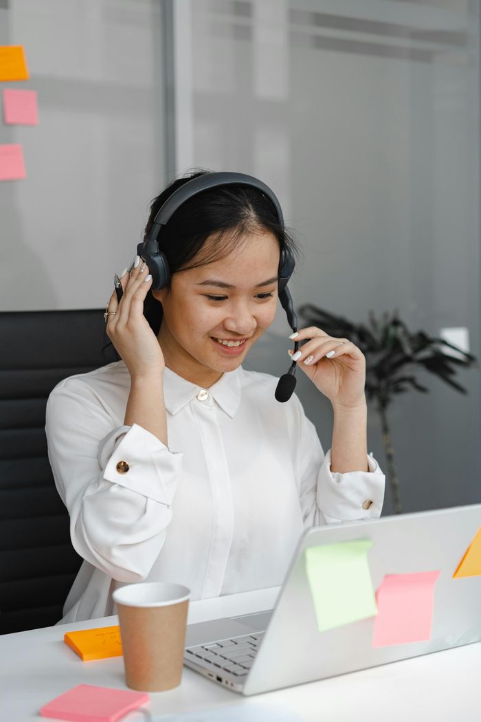  Trung vị cao thu nhập của nhân sự dưới 3 năm kinh nghiệm không vượt quá mức 20 triệu đồng, trong đó thực tập sinh ở các ngành nghề đều hưởng mức lương từ 3-5 triệu đồng. Ảnh minh họa: Mikhail Nilov/Pexels. 