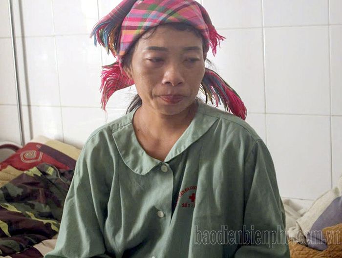 Giọt nước mắt xúc động của chị Xó khi được nhận hỗ trợ từ các mạnh thường quân.