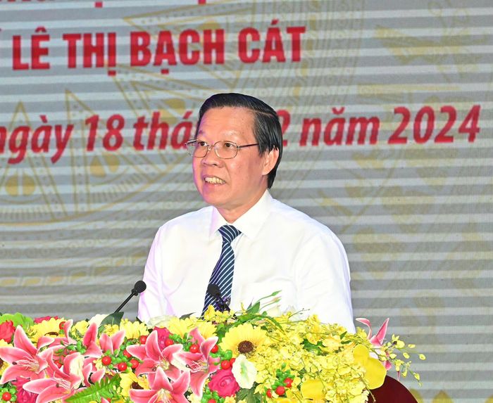  Chủ tịch UBND TPHCM Phan Văn Mãi phát biểu. Ảnh: VIỆT DŨNG 