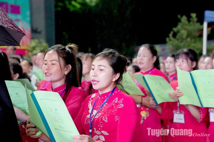 Các ca đoàn tích cực luyện tập chuẩn bị cho buổi lễ lớn nhất trong năm của người công giáo.