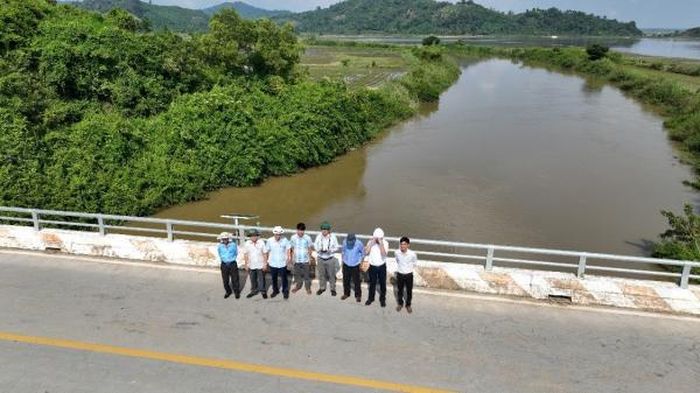 Kiểm tra hành lang thoát lũ tại huyện Krông Ana