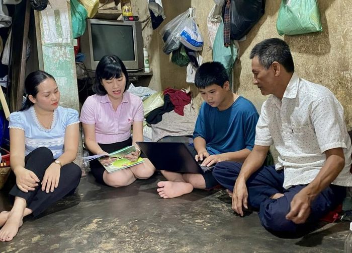 Tiếp sức nâng bước em đến trường