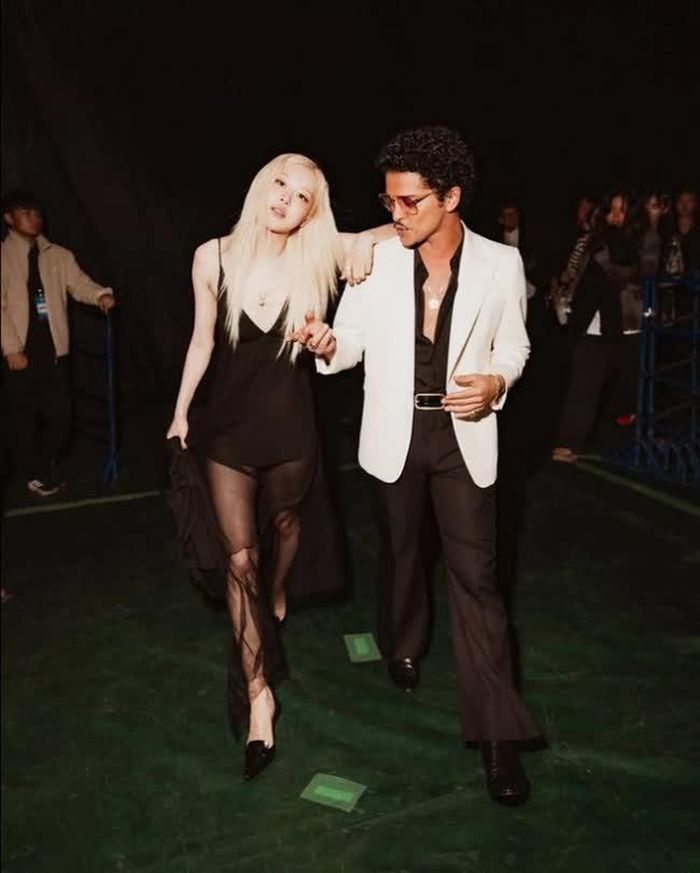 Mời Bruno Mars tới MAMA cũng là bước đi rất thông minh của Rose