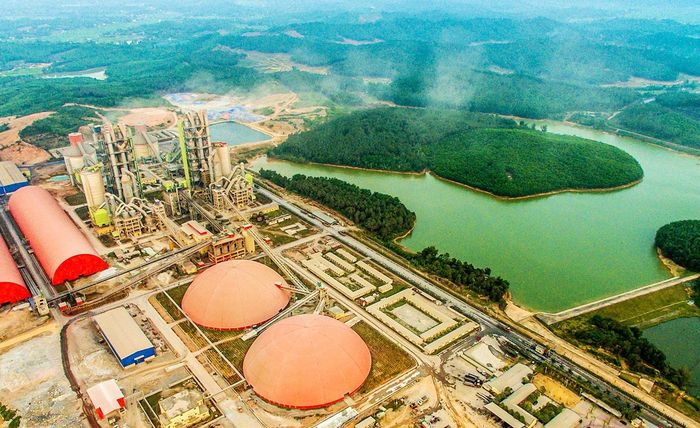 Một góc Nhà máy xi măng Đô Lương thuộc Công ty cổ phần Xi măng Sông Lam. Ảnh tư liệu