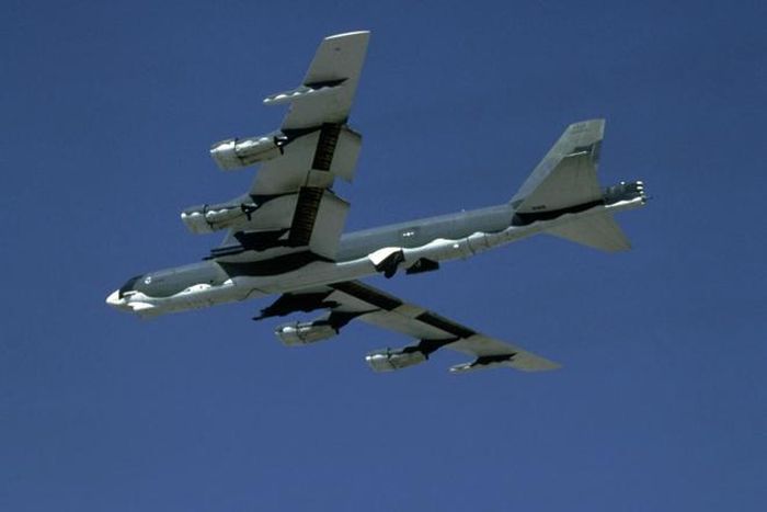 B-52 có tầm hoạt động chỉ bị giới hạn bởi sức bền của phi hành đoàn. Ảnh: Air Force