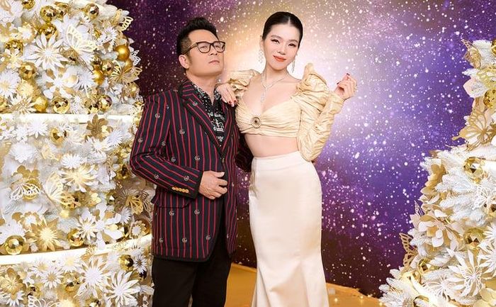 Nữ ca sĩ vui mừng khi hội ngộ Bằng Kiều. Sau nhiều năm, cặp đôi vẫn tất bật với các show diễn trong và ngoài nước.