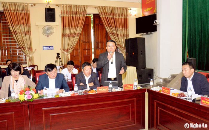 Đồng chí Phùng Thành Vinh - Giám đốc Sở Nông nghiệp và Phát triển nông thôn phát biểu tại buổi làm việc. Ảnh: Xuân Hoàng