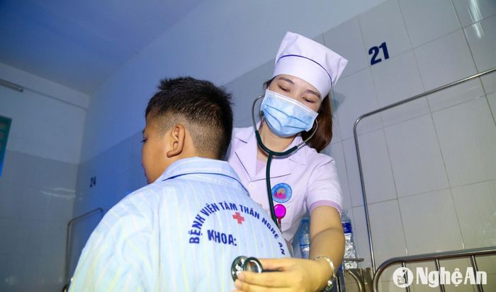 Điều trị học sinh bị bệnh trầm cảm tại Bệnh viện Tâm thần Nghệ An. Ảnh: Đình Tuyên