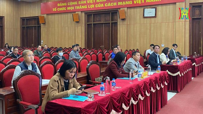 Phiên đấu giá thu hút 40 hồ sơ tham gia.