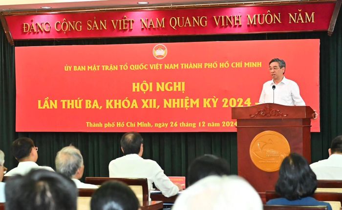  Đồng chí Nguyễn Phước Lộc phát biểu tại hội nghị. Ảnh: VIỆT DŨNG 