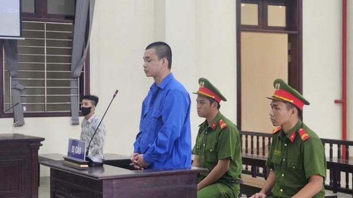 Bị cáo Dư bị HĐXX tuyên phạt mức án tử hình về 2 tội danh "giết người và cướp tài sản".