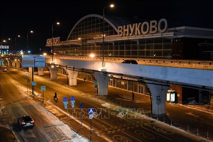 Quang cảnh bên ngoài sân bay Vnukovo tại Moskva, Nga