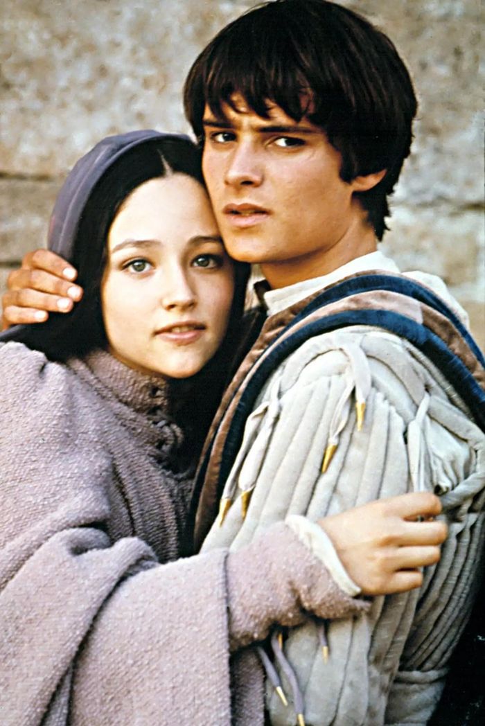 Trong nhiều năm sau đó, Olivia Hussey tiếp tục thêm gia các tác phẩm đa dạng về thể loại và trên nhiều lĩnh vực khác nhau, như điện ảnh, truyền hình, sân khấu. Khả năng biến hóa thành nhiều dạng nhân vật giúp bà luôn được chú ý. Từ phim chính kịch lịch sử đến kinh dị, sự linh hoạt đã mang lại cho Olivia Hussey lượng người hâm mộ trung thành. Đặc biệt, giới phê bình cũng đánh giá cao tài năng của bà. Ảnh: People.