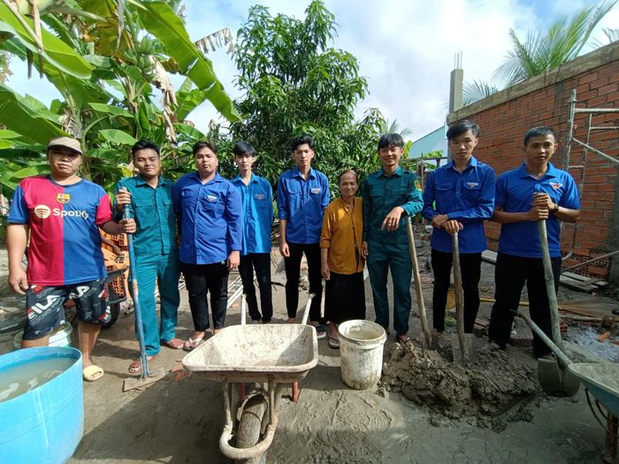  Tuổi trẻ Cà Mau chung tay xóa nhà tạm, nhà dột nát. 