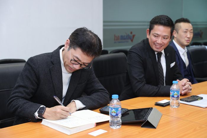 Đại diện các doanh nghiệp Nhật Bản tại báo VietNamNet. Ảnh: Lê Anh Dũng