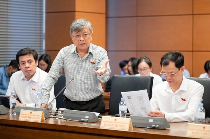  ĐBQH Trương Trọng Nghĩa (TP Hồ Chí Minh) phát biểu. Ảnh: Hồ Long 