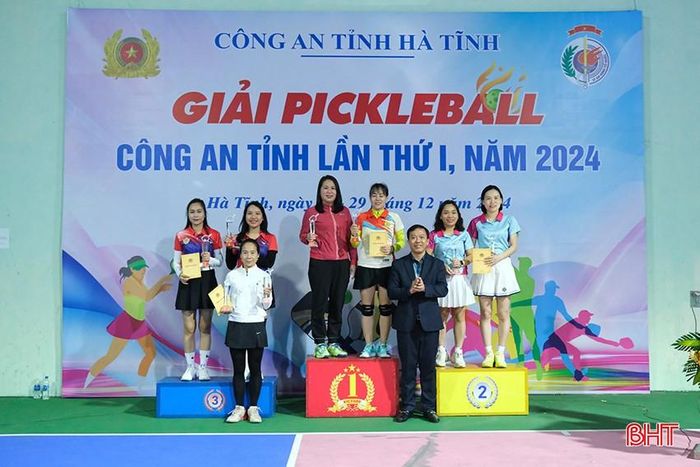 ...nội dung đôi nữ...