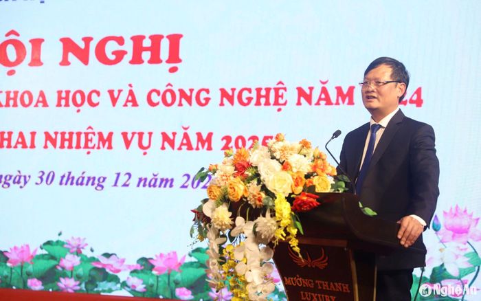 Đồng chí Nguyễn Quý Linh - Giám đốc Sở Khoa học và Công nghệ nhấn mạnh một số nhiệm vụ trọng tâm năm 2025. Ảnh: T.P