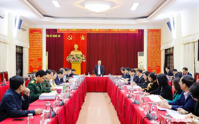 Đồng chí Nguyễn Đức Trung - Bí thư Tỉnh ủy, Chủ tịch UBND tỉnh chủ trì phiên họp Ban Thường vụ Tỉnh ủy tháng 12/2024. Ảnh: Phạm Bằng