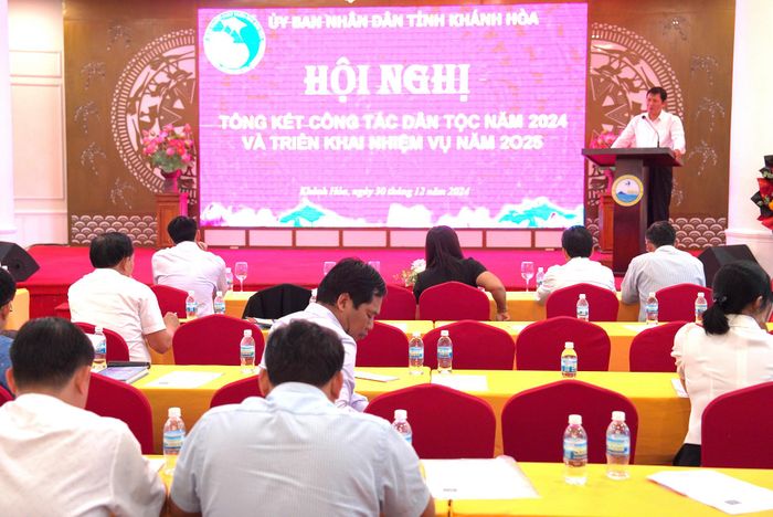 Quang cảnh hội nghị