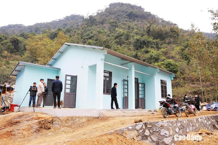 Mỗi căn nhà cấp 4 có diện tích gần 70 m2, 3 gian, trị giá gần 240 triệu đồng. Kinh phí hỗ trợ từ nguồn Ủy ban MTTQ tỉnh, sự góp sức, ủng hộ vật chất, tinh thần của các nhà hảo tâm trong cả nước và ủng hộ mặt bằng của người dân trong xóm.