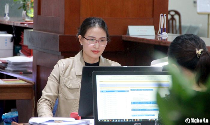 Để đảm bảo tuyệt đối an toàn tiền và tài sản của Nhà nước giao cho KBNN quản lý, KBNN Nghệ An thường xuyên quán triệt, chỉ đạo và động viên toàn thể đội ngũ công chức và người lao động trong toàn tỉnh nâng cao tinh thần trách nhiệm trong bối cảnh áp lực cuối năm. Ảnh: Quang An