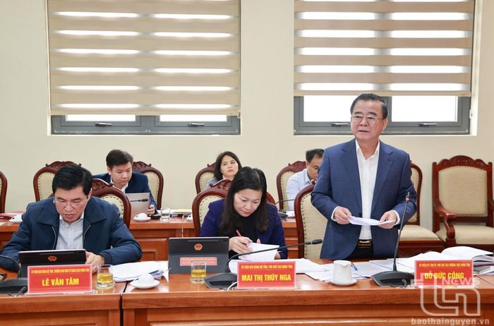 Đồng chí Đỗ Đức Công, Ủy viên Ban Thường vụ Tỉnh ủy, Phó Chủ tịch Thường trực HĐND tỉnh, phát biểu.