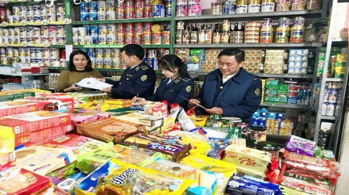 QLTT tỉnh Thừa Thiên Huế tăng cường công tác quản lý địa bàn và xử lý kịp thời các hành vi vi phạm, góp phần ổn định thị trường.