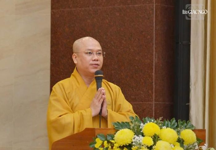  Đại đức Thích Trí Đức trình dự thảo chương trình hoạt động Phật sự năm 2025 của GHPGVN TP.HCM