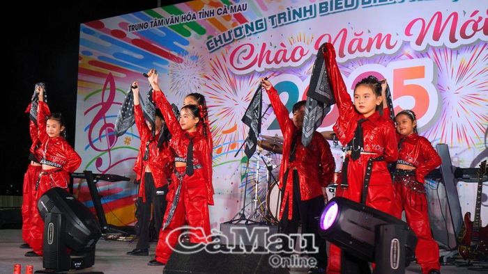 Tiết mục múa do Nhóm múa “Những chiến binh” biểu diễn.
