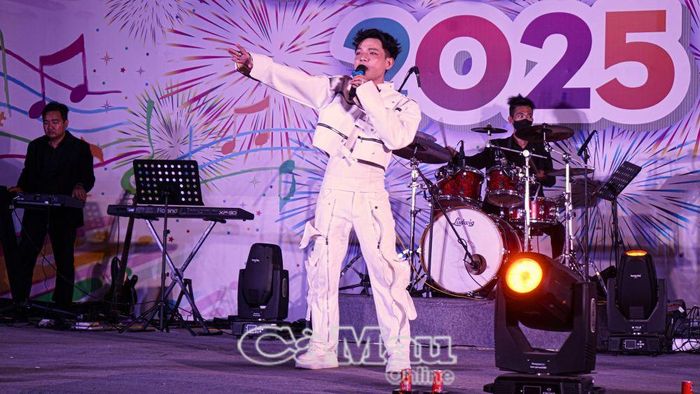 Ca khúc “Hạnh phúc” do Bách Dương biểu diễn.