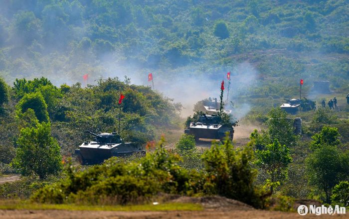 Thực hành đánh địch đổ bộ đường không trong diễn tập khu vực phòng thủ tỉnh năm 2022. Ảnh tư liệu: Thành Cường